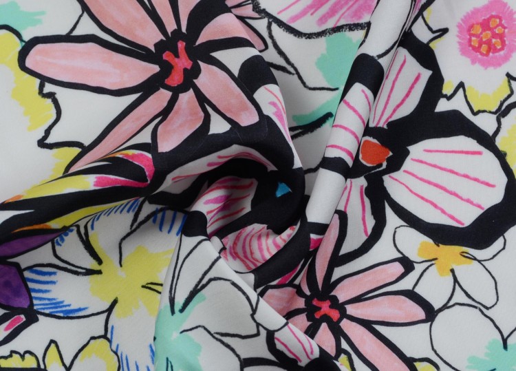 Satyna Wiskozowa Kolorowe Kwiaty na Białym Tle