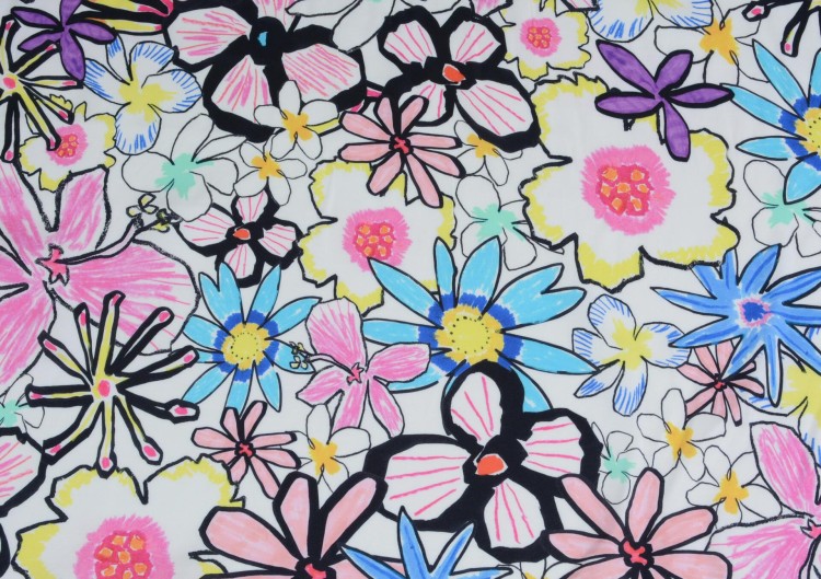Satyna Wiskozowa Kolorowe Kwiaty na Białym Tle