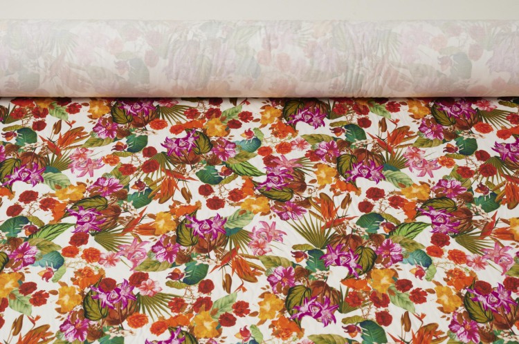 Tkanina Bawełniana w Wielokolorowy Kwiatowy Wzór