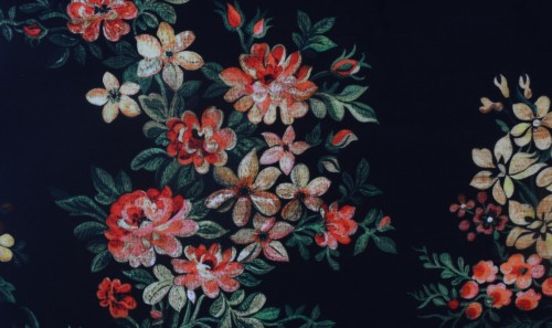 Tkanina Wiskozowa Kwiaty na Czarnym Tle