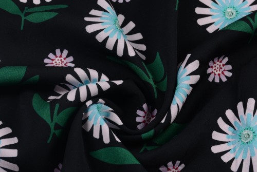 Tkanina Wiskozowa Kwiaty Na Czarnym Tle