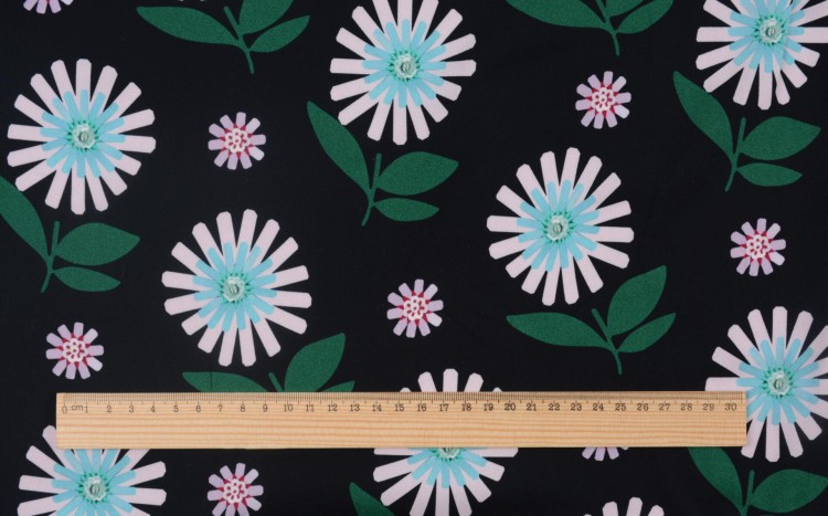 Tkanina Wiskozowa Kwiaty Na Czarnym Tle