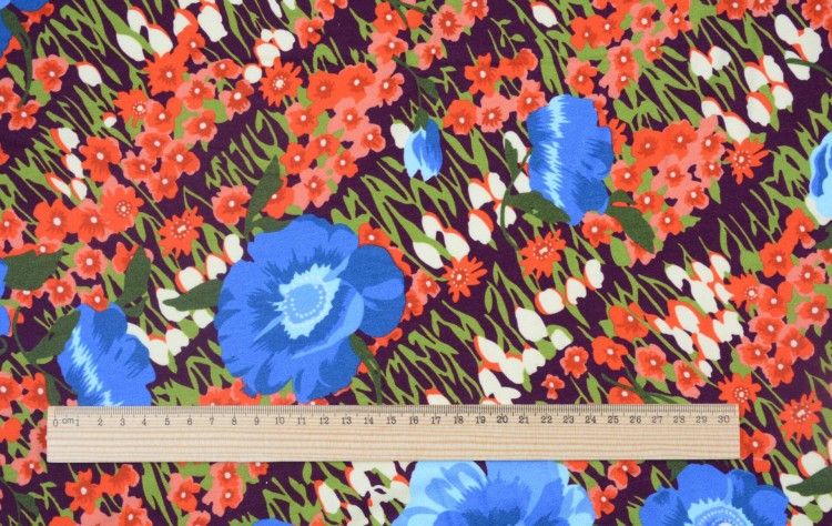 Dzianina Wiskozowa Czerwone i Niebieskie Kwiaty