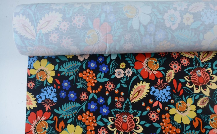 Dzianina Wiskozowa Czarna Kolorowe Kwiaty