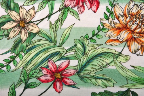 Dzianina Wiskozowa Zielona w Czerwone i Pomarańczowe Kwiaty