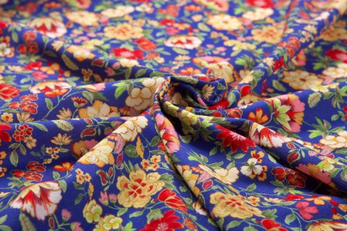 Tkanina Wiskozowa Niebieska Żółte i Czerwone Kwiaty