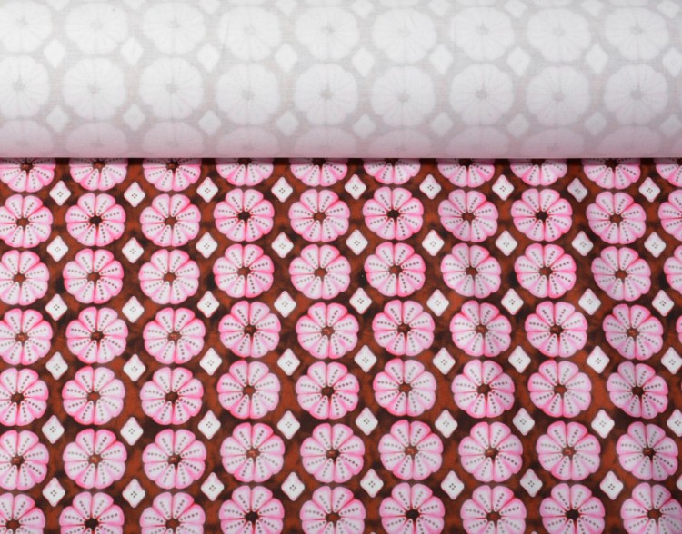 Tkanina Bawełniana Różowe Kwiaty na Brązowym Tle