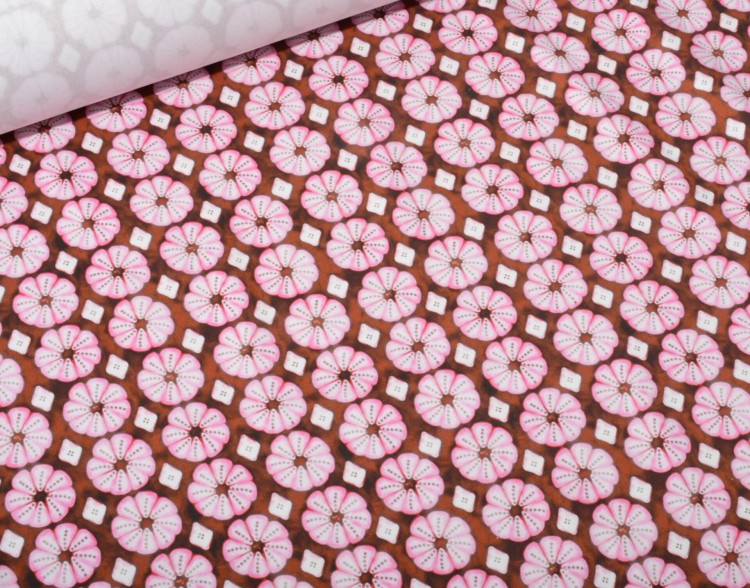 Tkanina Bawełniana Różowe Kwiaty na Brązowym Tle