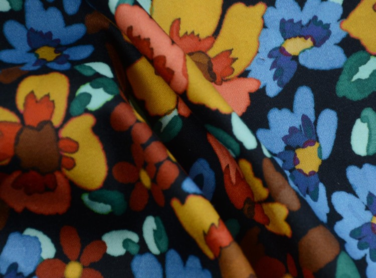 Tkanina Bawełniana Kolorowe Kwiaty na Klasycznym Czarnym Tle