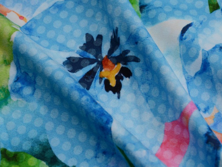 Dzianina Wiskozowa Błękitne Kwiatowe Wzory